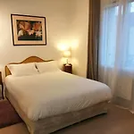 Studio A La Villa Voltaire Apart Otel Clamart