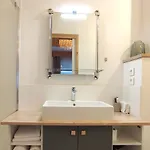 Voltaire Aparthotel 3*