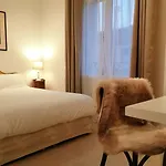 Studio A La Villa Voltaire Apart Otel Clamart