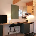 Studio A La Villa Voltaire Apart Otel