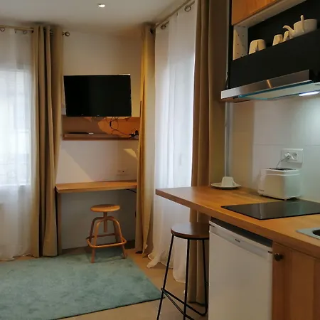 Ξενοδοχείο με διαμερίσματα Studio A La Villa Voltaire 3*