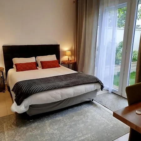Apart Otel Studio A La Villa Voltaire Clamart